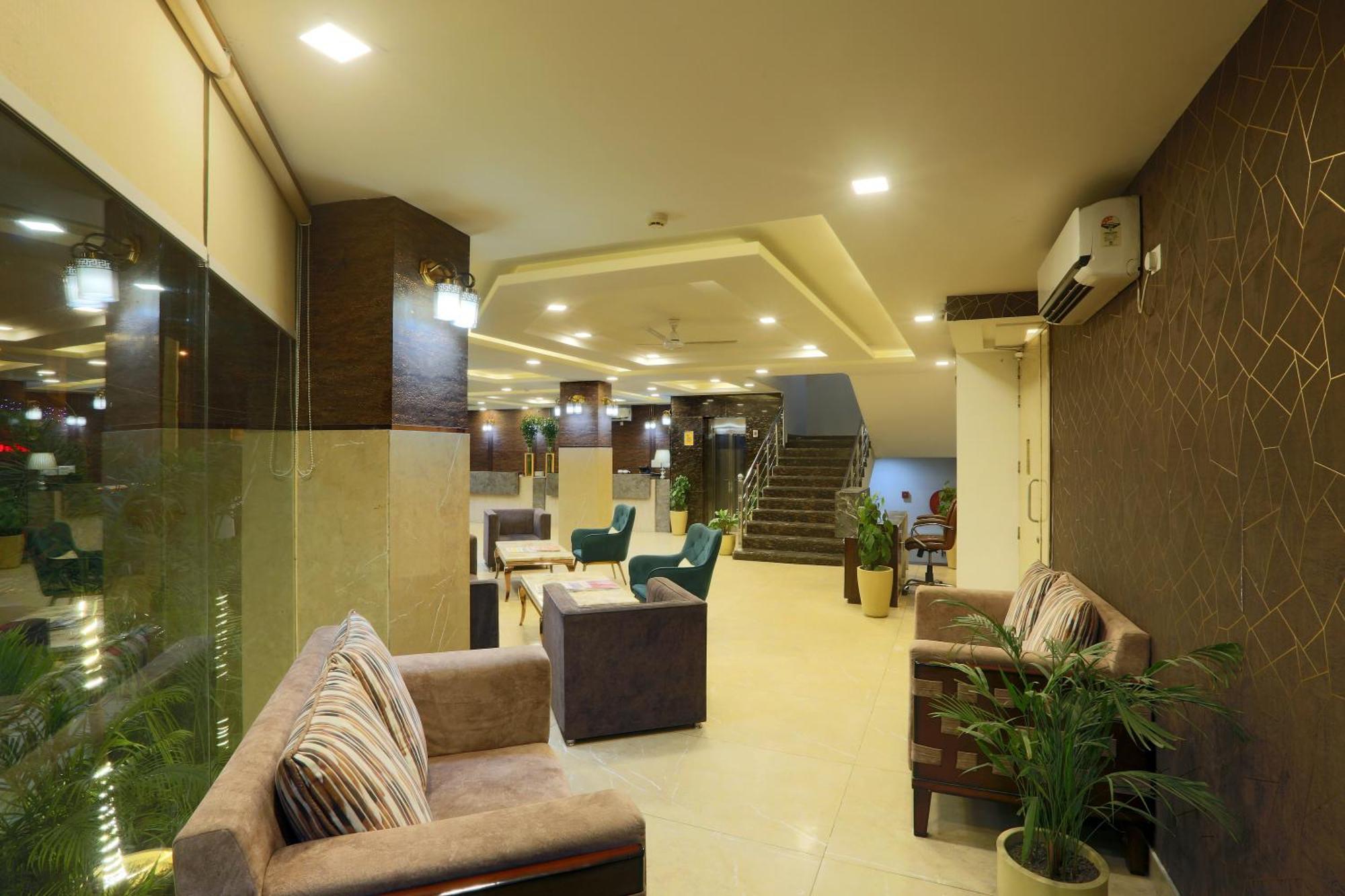 Hotel Prithvi-Raj Near Delhi Airport Ню Делхи Екстериор снимка