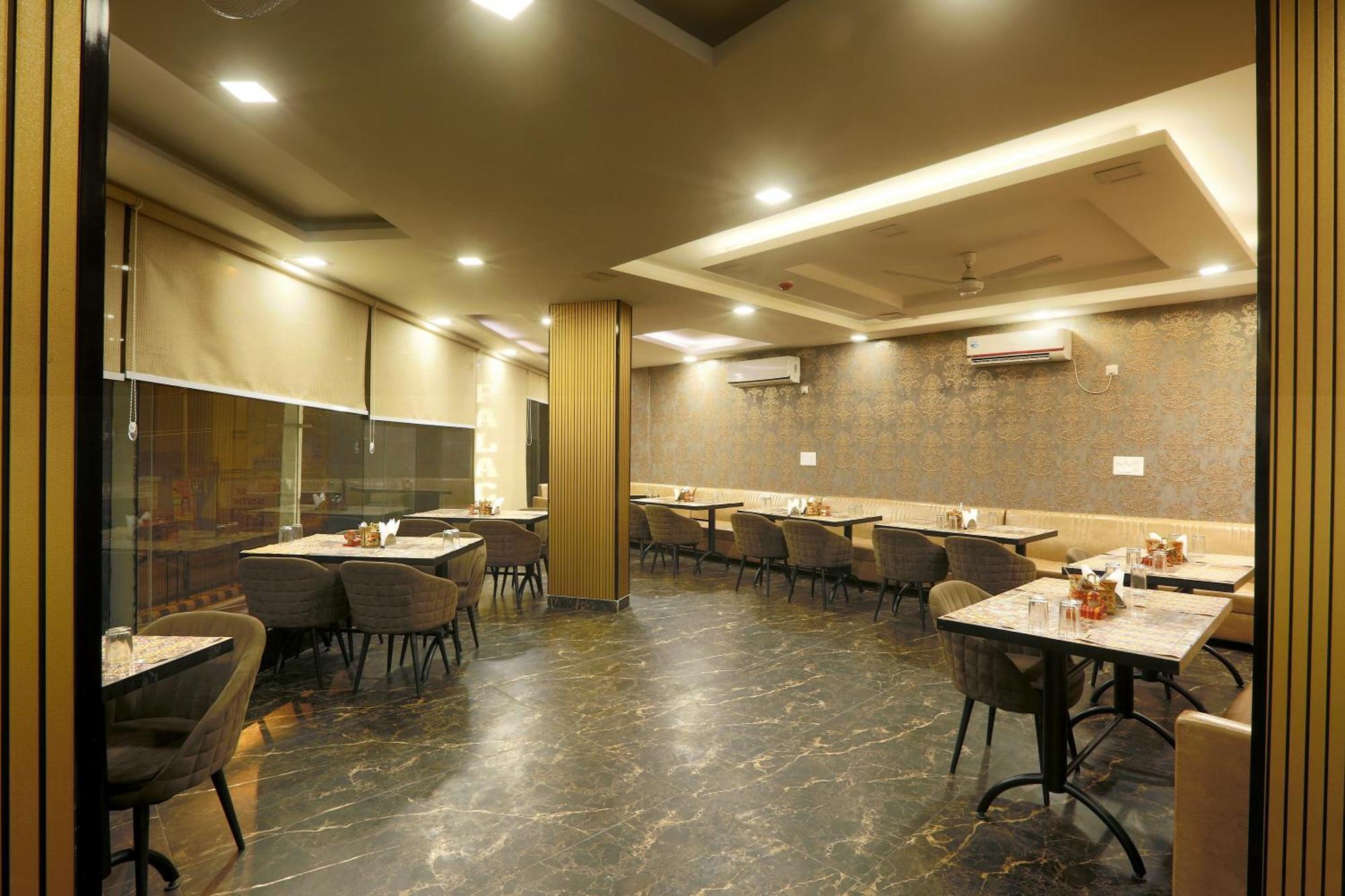 Hotel Prithvi-Raj Near Delhi Airport Ню Делхи Екстериор снимка
