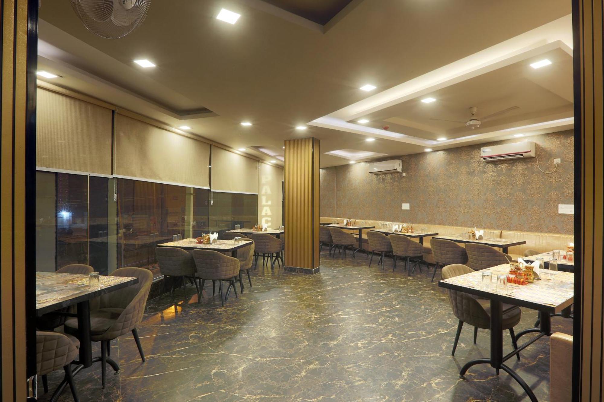Hotel Prithvi-Raj Near Delhi Airport Ню Делхи Екстериор снимка