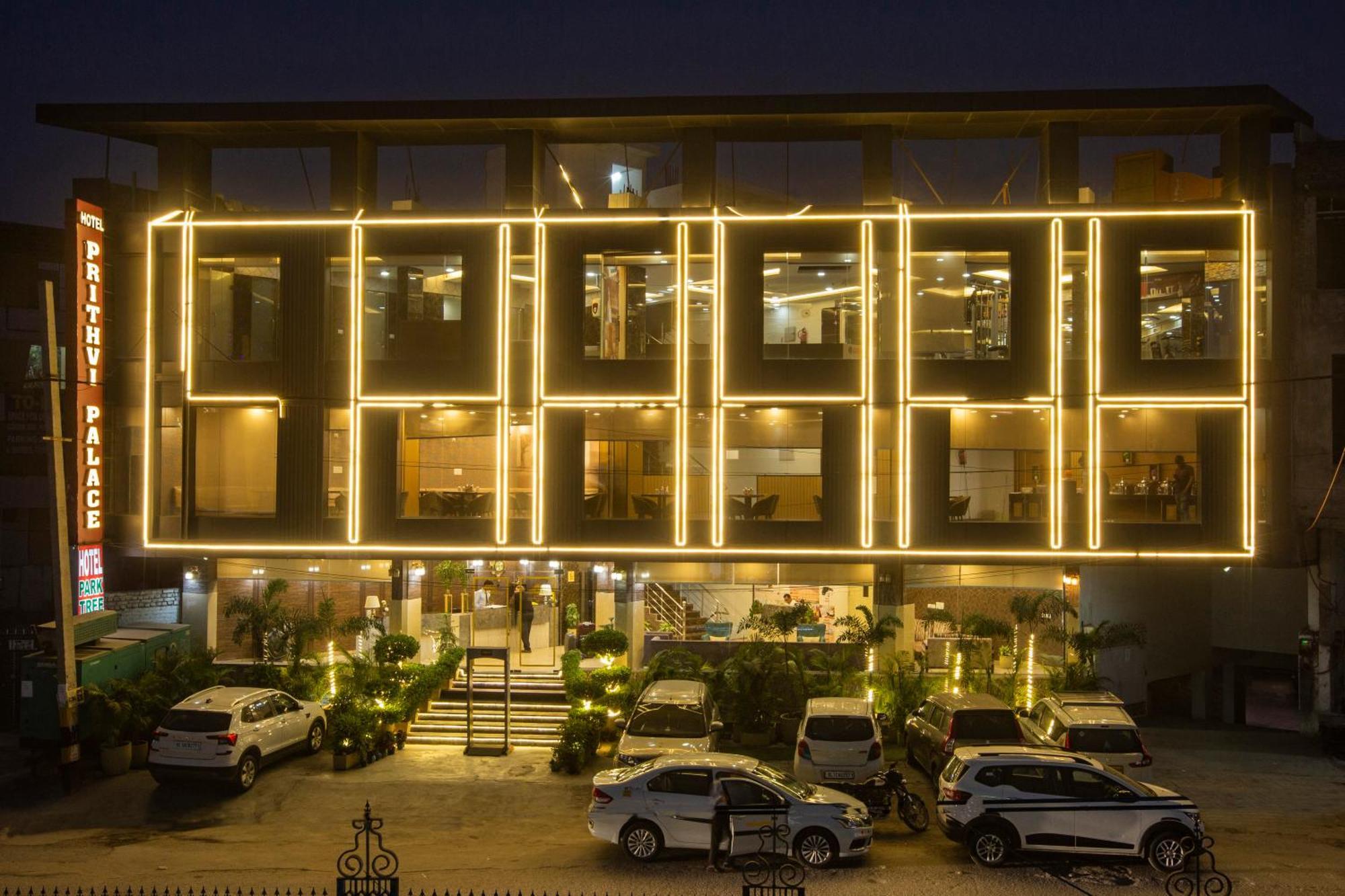 Hotel Prithvi-Raj Near Delhi Airport Ню Делхи Екстериор снимка