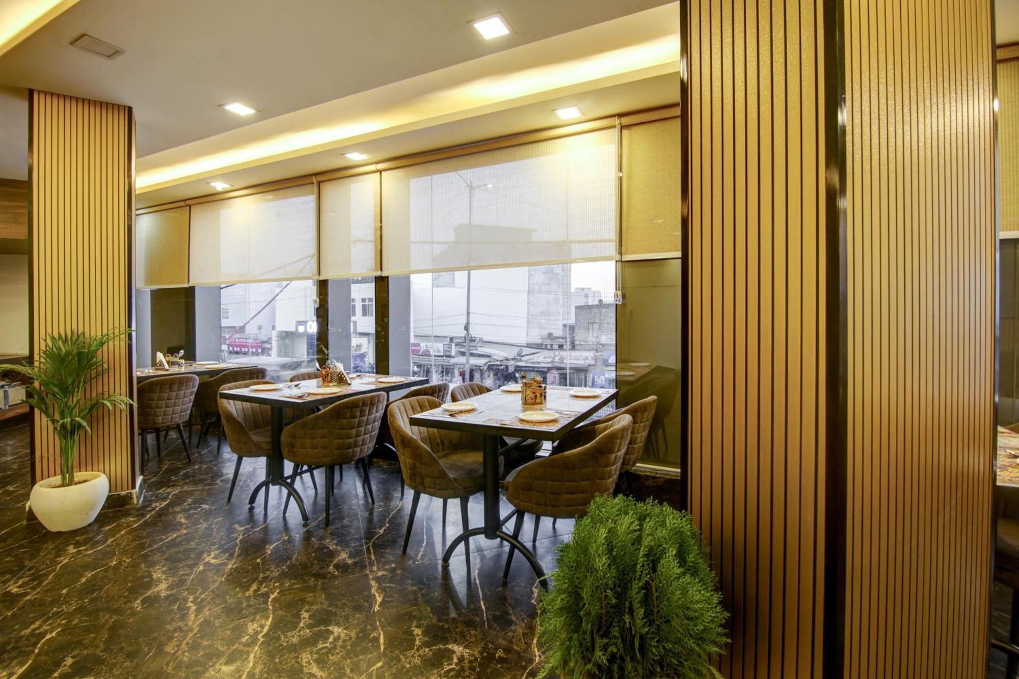 Hotel Prithvi-Raj Near Delhi Airport Ню Делхи Екстериор снимка
