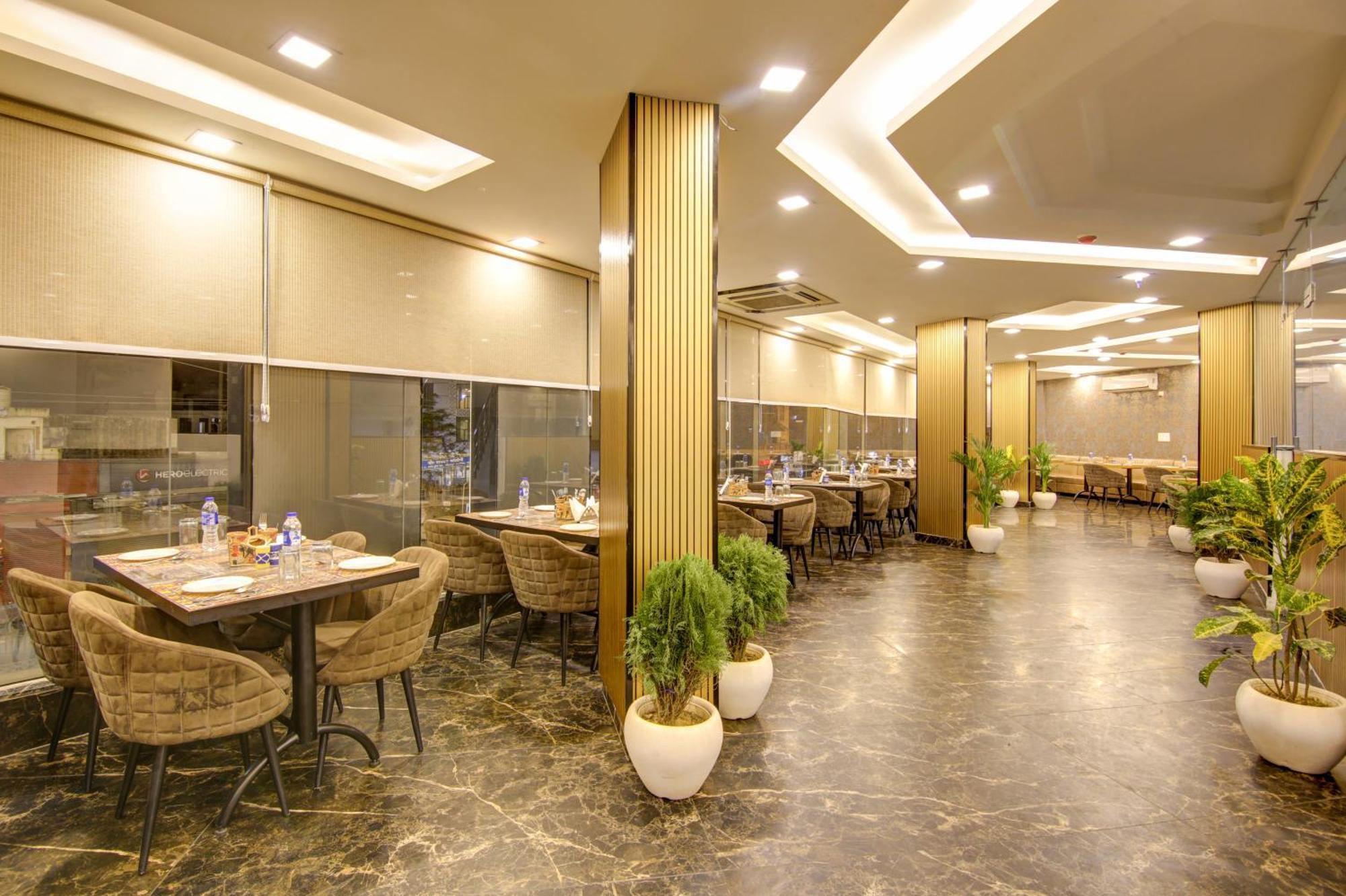 Hotel Prithvi-Raj Near Delhi Airport Ню Делхи Екстериор снимка
