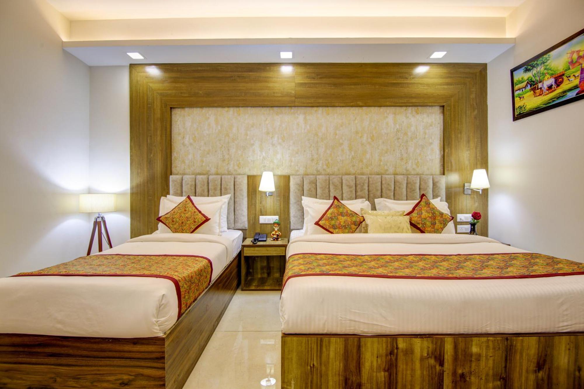 Hotel Prithvi-Raj Near Delhi Airport Ню Делхи Екстериор снимка
