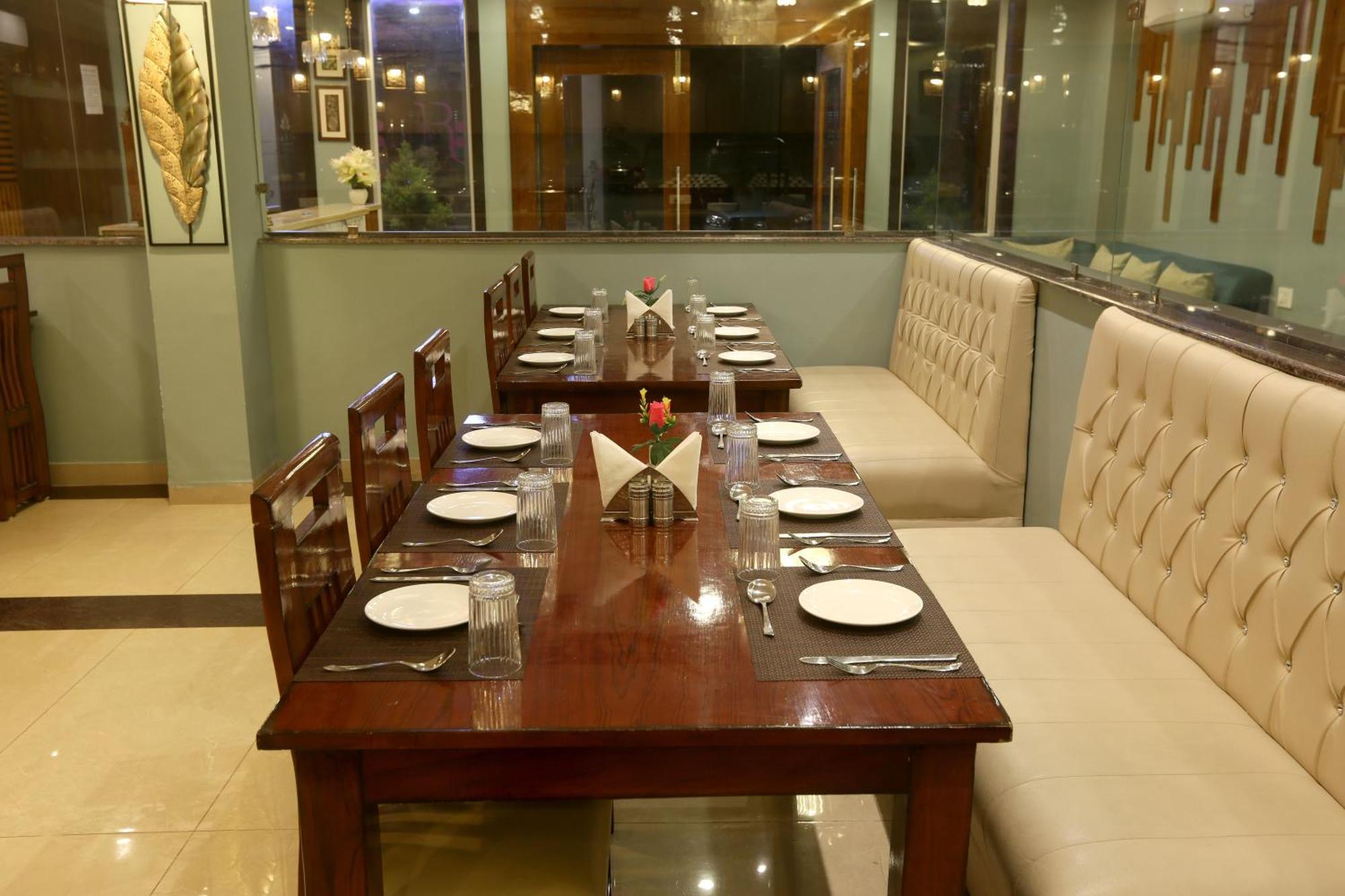 Hotel Prithvi-Raj Near Delhi Airport Ню Делхи Екстериор снимка
