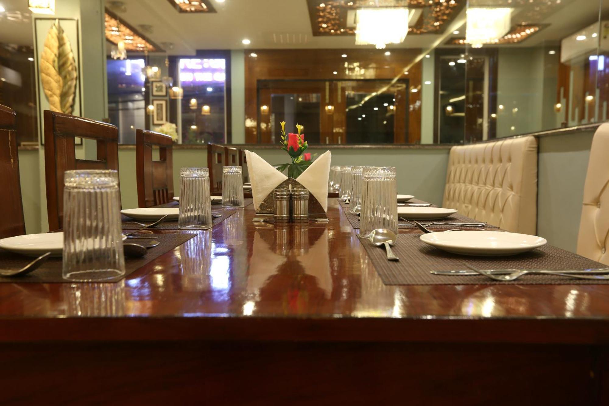 Hotel Prithvi-Raj Near Delhi Airport Ню Делхи Екстериор снимка