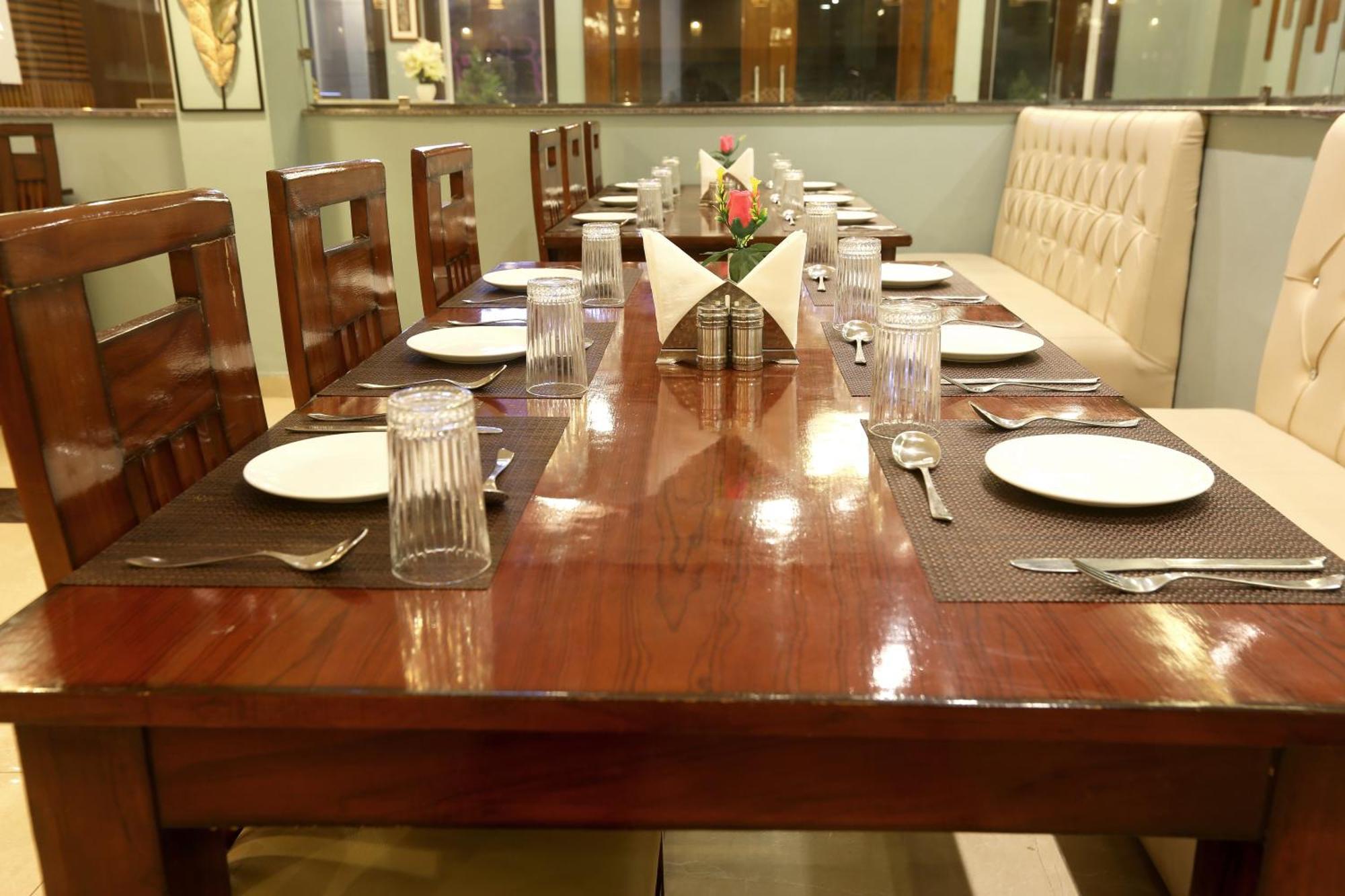 Hotel Prithvi-Raj Near Delhi Airport Ню Делхи Екстериор снимка